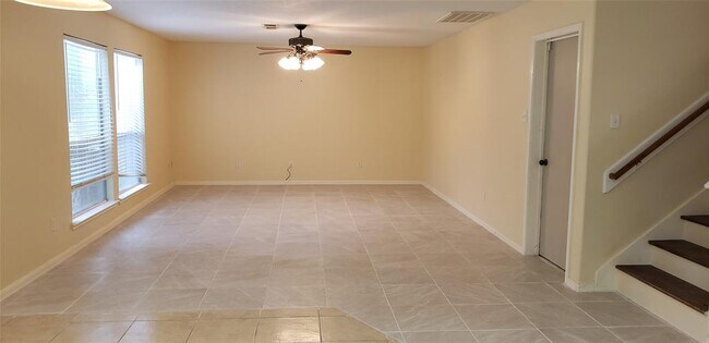 Building Photo - 28907 Fox Run Boulevard