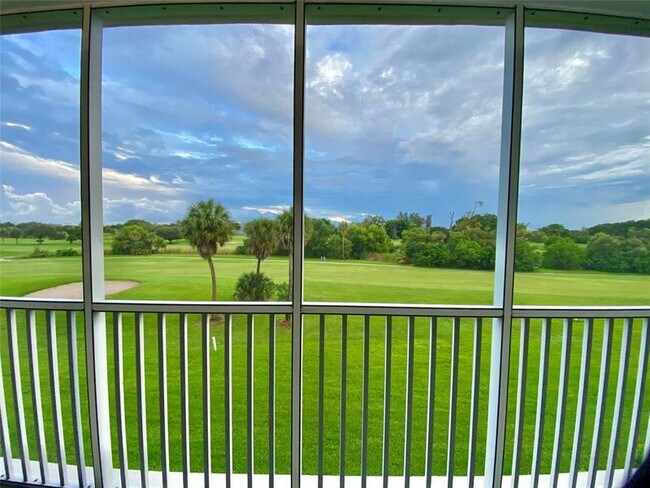 Building Photo - 3000 N Palm Aire Dr