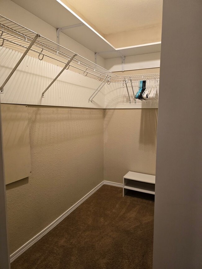 Building Photo - Bring the Pets!  Midtown 2 Bdrm Cottage, w/Den, 2 bath, All Appliances incl washer/dryer, Storage