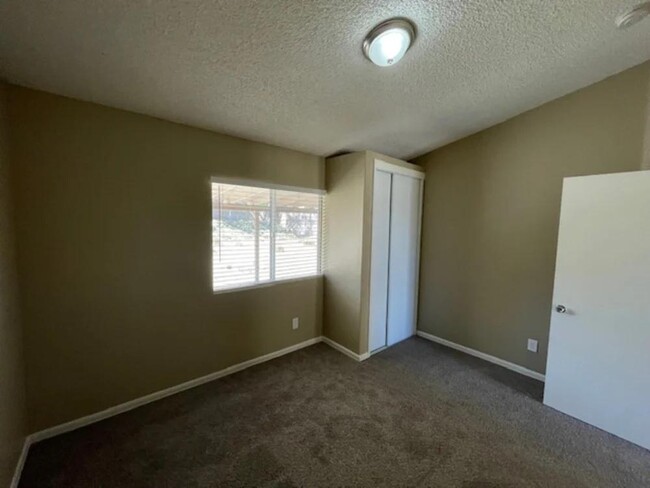 Building Photo - 3590 N Amberwood Ave