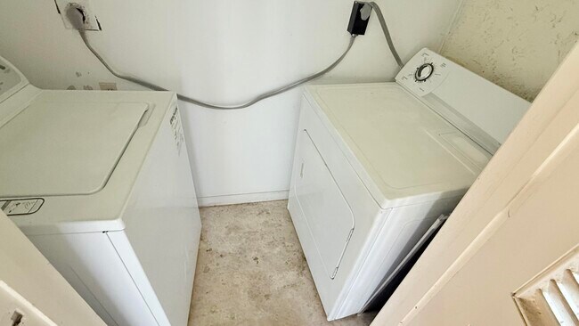 Building Photo - 2828 Casita Way