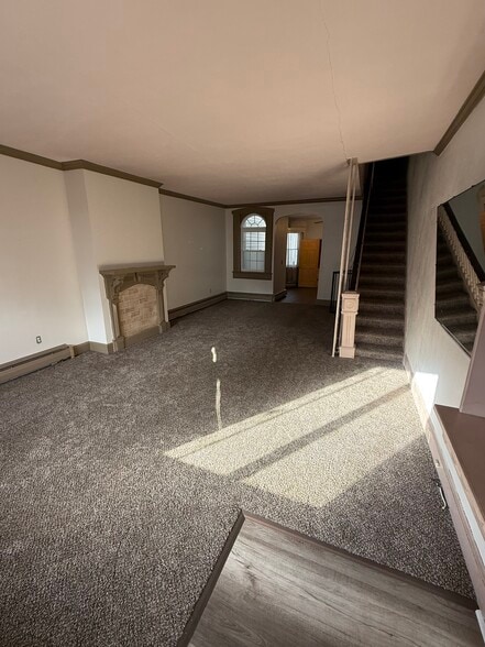 Primary Photo - 94 S Main St