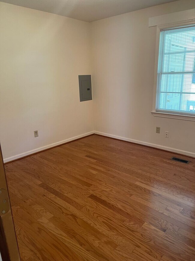 Building Photo - Charming Home in the Heart of the Congaree River District – Prime Location! - 302