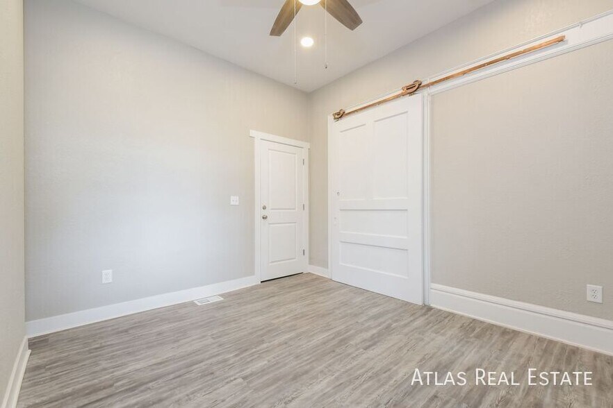 Building Photo - 1220 Corona St