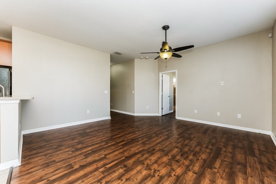 Building Photo - 901 Fern Leaf Dr