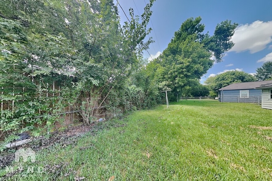 Building Photo - 7538 Vista Verde St