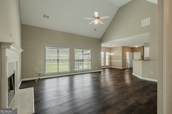 Building Photo - 120 Rosebay Ln