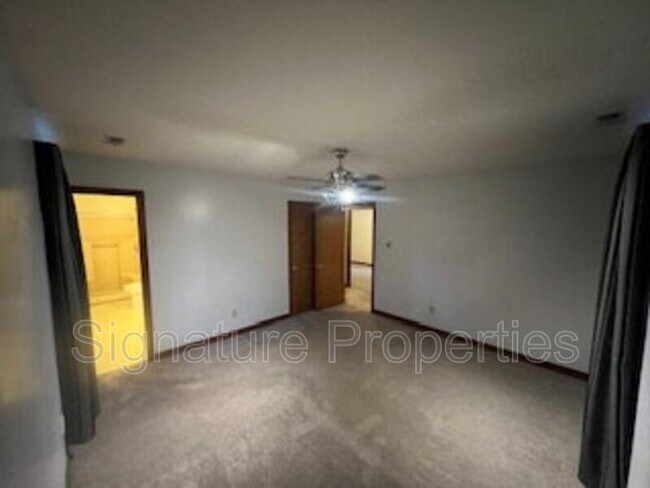 Building Photo - 2910 Kinvan Rd