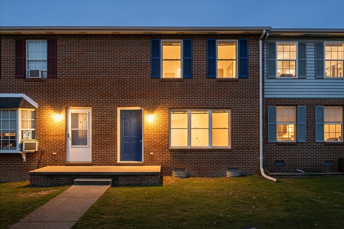 Building Photo - 513 Buckingham Dr