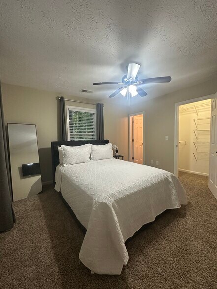 Building Photo - 6630 Leisure Trl