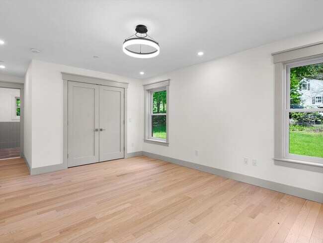 Building Photo - Modern Farmhouse 3 Bedroom 3.5 Bathroom