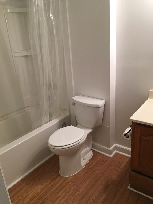 Building Photo - 1051 Glenwood Ave SE