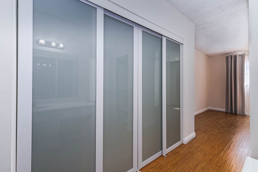 Building Photo - 355 S Madison Ave