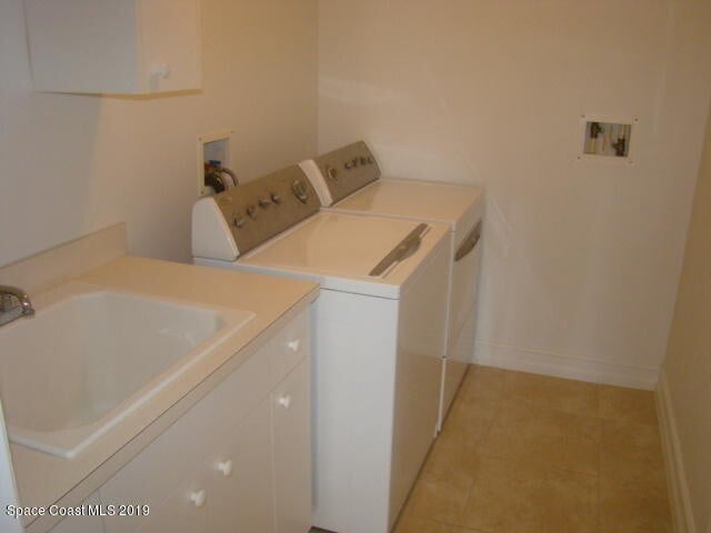 Building Photo - Water front condo