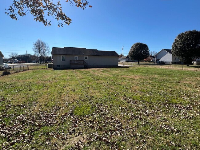 Building Photo - 204 Homewood Dr