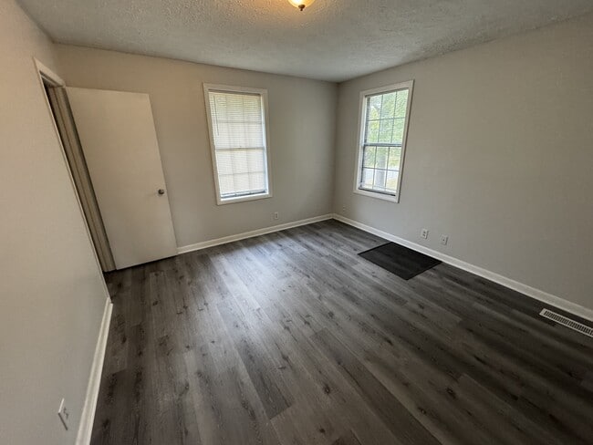 Building Photo - 2339 Kimberly Dr