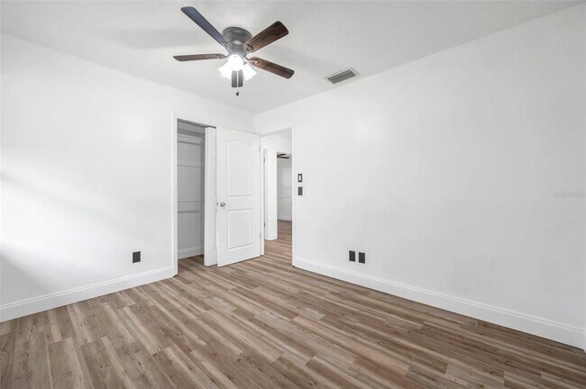 Building Photo - 1520 Windmill Pointe Rd