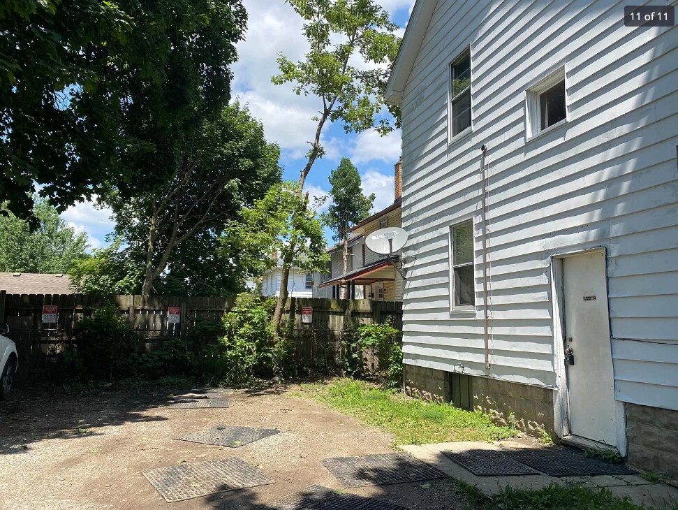Building Photo - 117 Thorpe St