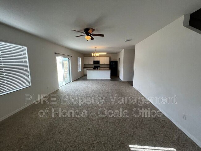 Building Photo - 2880 NE 43rd Rd