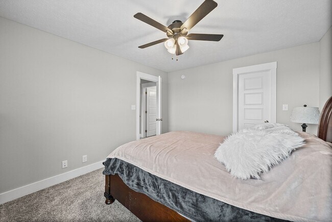Building Photo - 538 Fieldview Wy