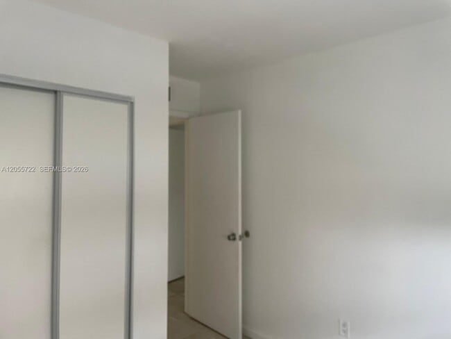 Building Photo - 3522 NE 171 St