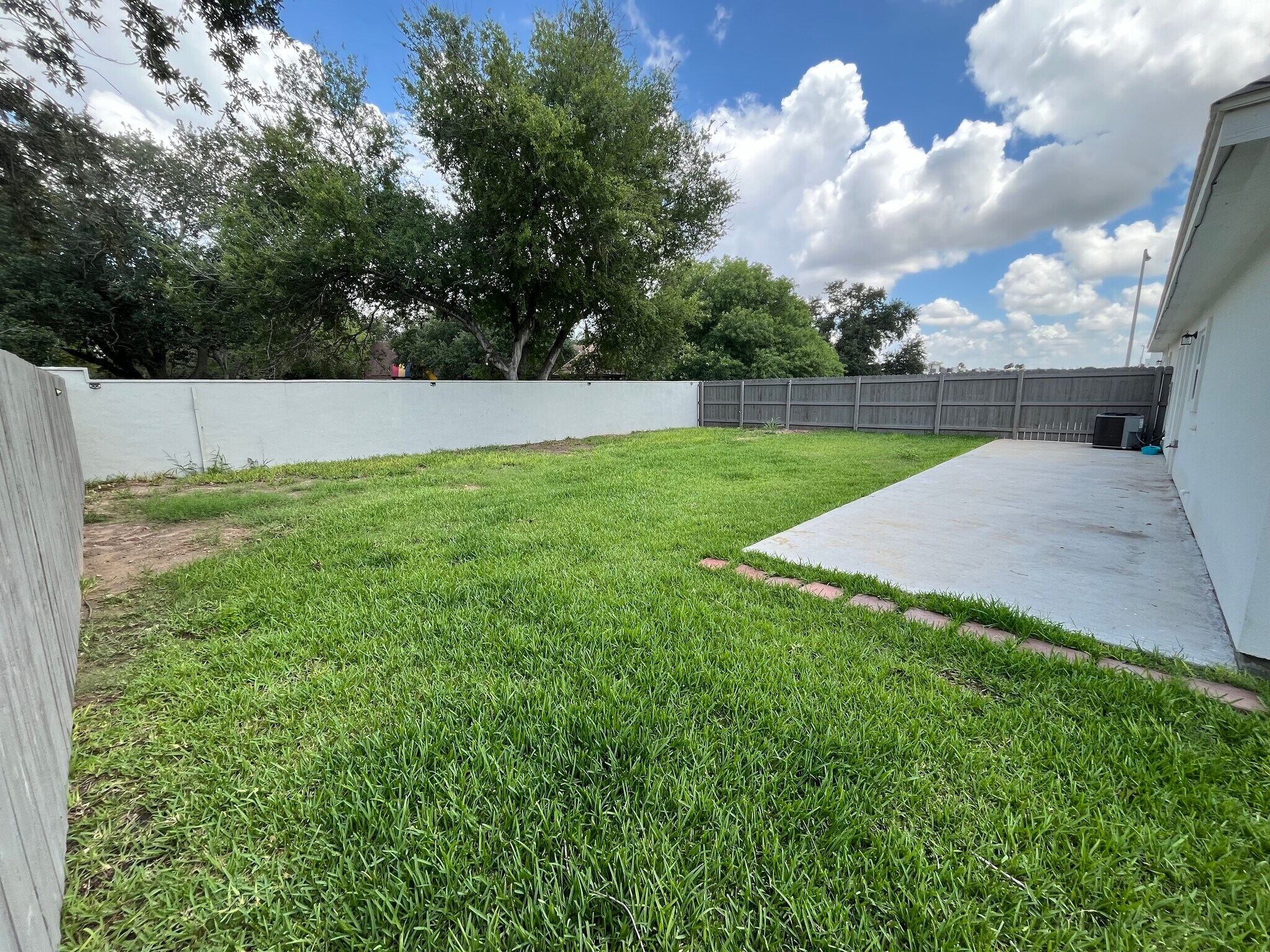 Building Photo - 1723 W Marlin St