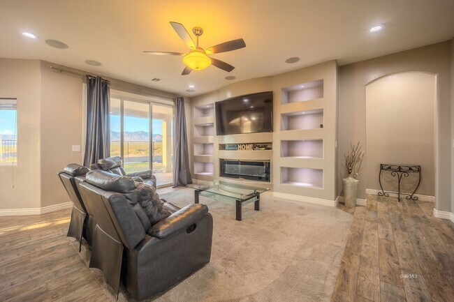 Building Photo - 2985 Bentley Dr