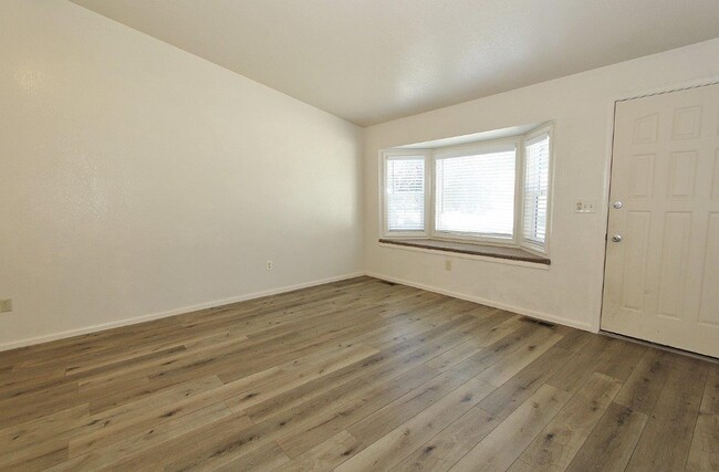 Building Photo - 6883 W Parapet Ct