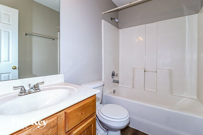 Building Photo - 4643 Blue River Cove