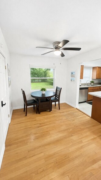 Dining Area - 5654 Baywood Ter