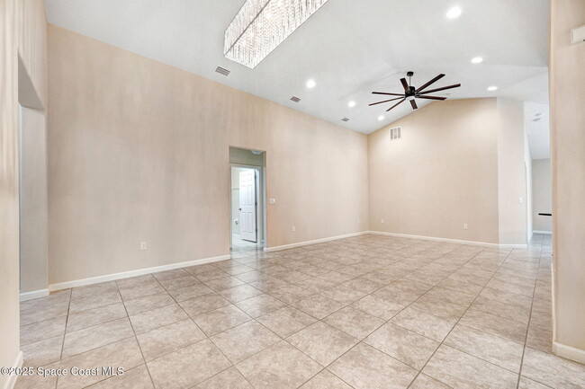 Building Photo - 4000 Harvest Cir