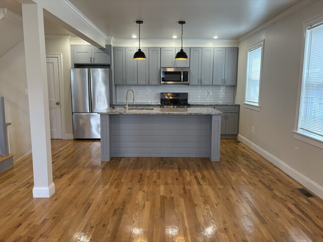 Building Photo - 96 Willis Ave