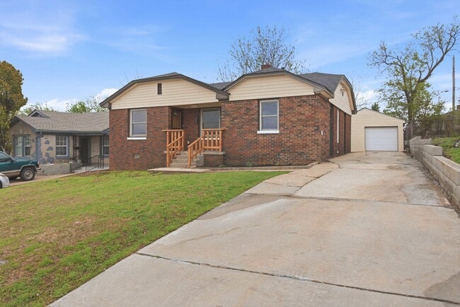 Building Photo - 2020 NE 30th St