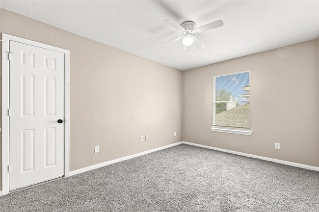Building Photo - 17250 Cricketbriar Ct