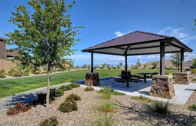 Building Photo - 12545 Skylight View St