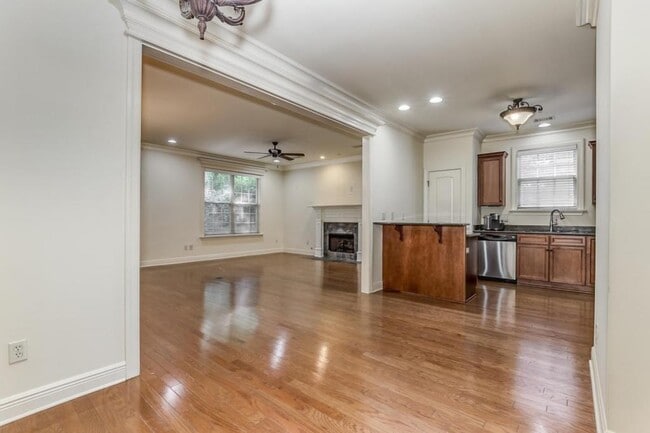 Building Photo - 2800 Belle Chase Ln