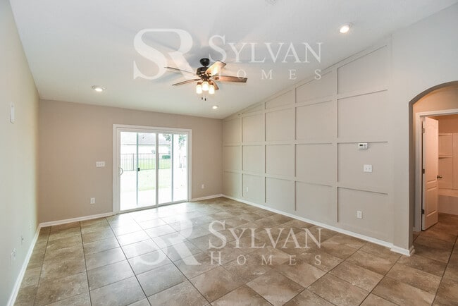 Building Photo - Carve Out a Great Life Here!