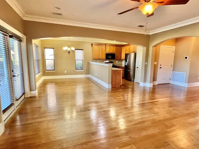 Building Photo - 250 Calusa Blvd