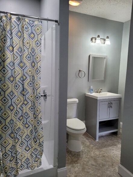 Building Photo - 8573 Springtree Road