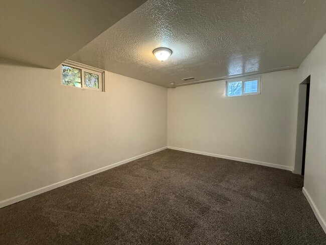 Building Photo - Scenic Home in the Heart of Ogden