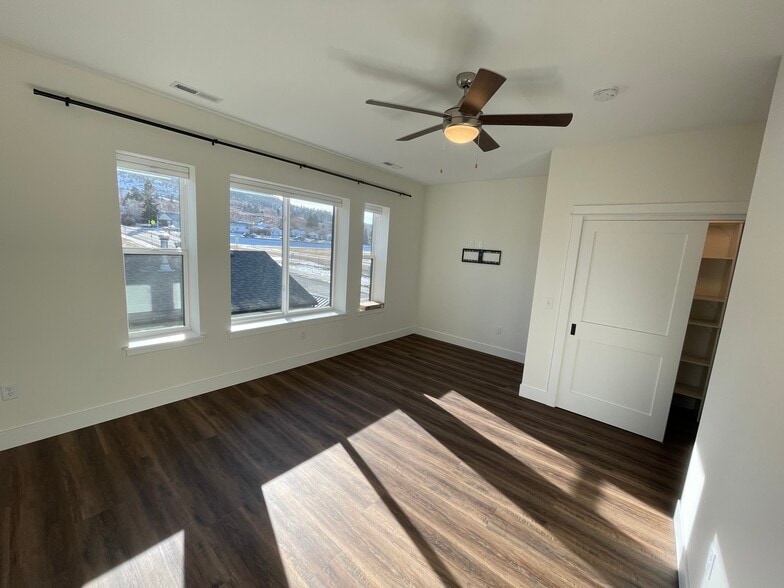 Building Photo - 1215 Allison St