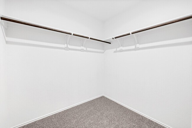 Building Photo - 40623 Spruce Ln