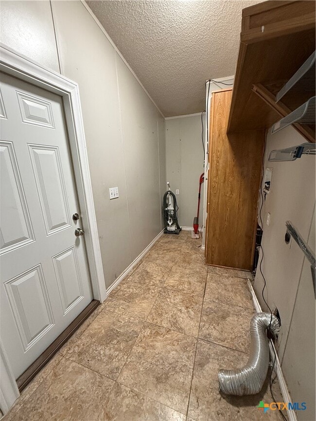 Building Photo - 254 Maverick Ln