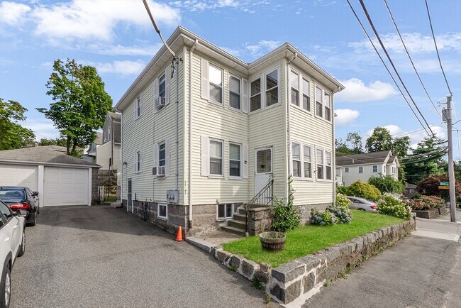 Building Photo - 39 McDonald St