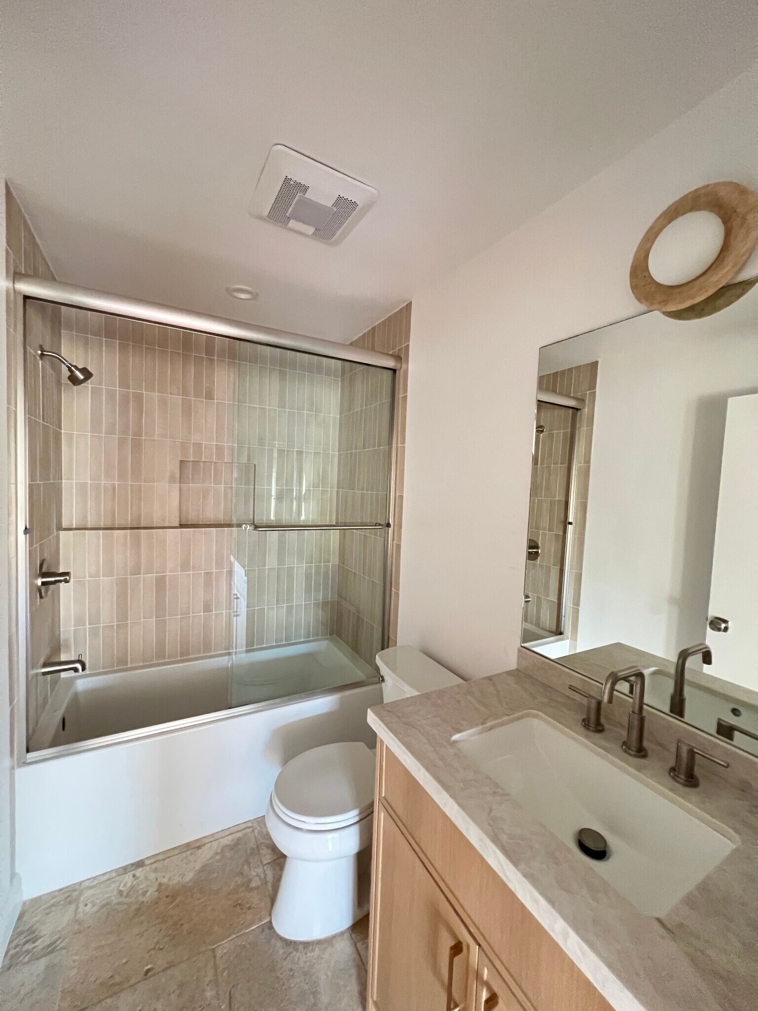 Building Photo - 1517 Armacost Ave