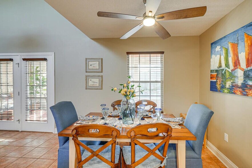 Building Photo - 21405 Palm Ave