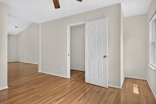 Building Photo - Beautiful home in Spring Valley