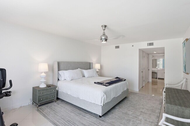 Building Photo - 3210 S Ocean Blvd