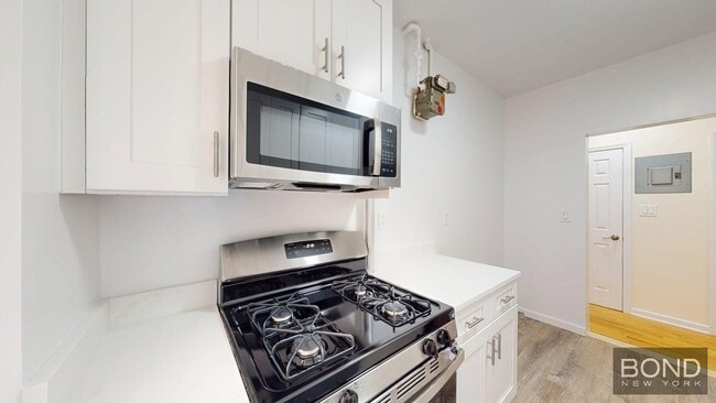 Building Photo - 605 W 170th St