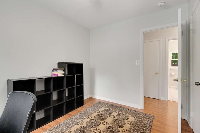 Building Photo - Charming 1950's Ranch w/ Modern Upgrades a...